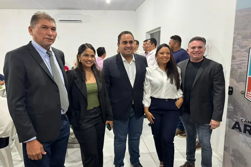 Aroazes homenageia deputados com título de cidadania em sessão solene