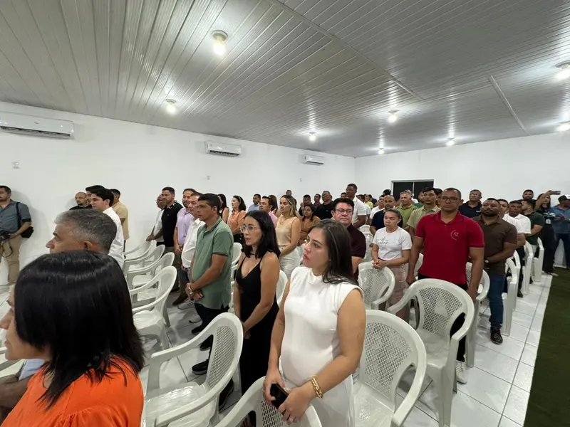 Aroazes homenageia deputados com título de cidadania em sessão solene