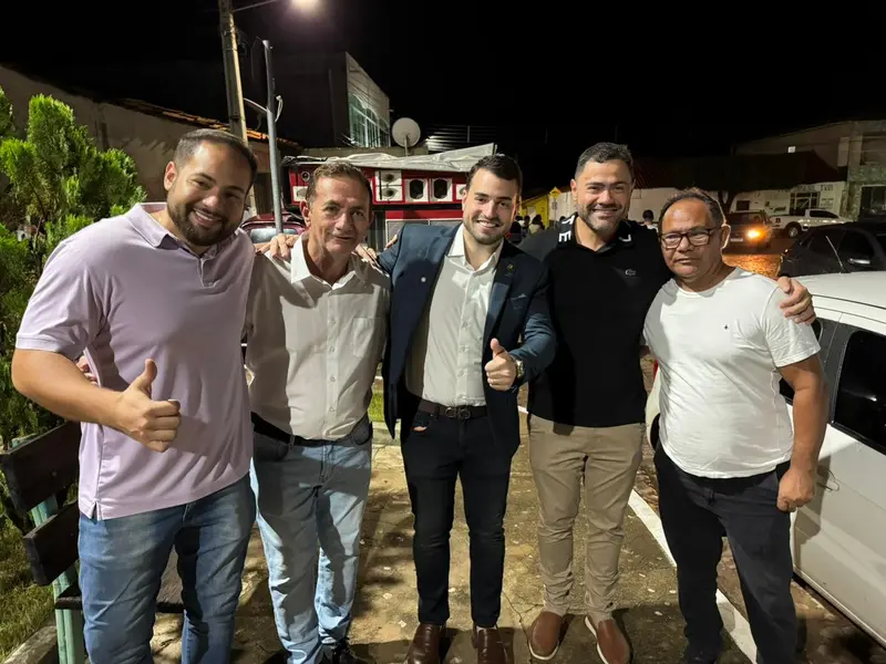 Aroazes homenageia deputados com título de cidadania em sessão solene