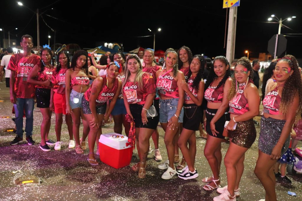 Avenida Zé de Castro lota e tem noite histórica de Carnaval em São Raimundo Nonato