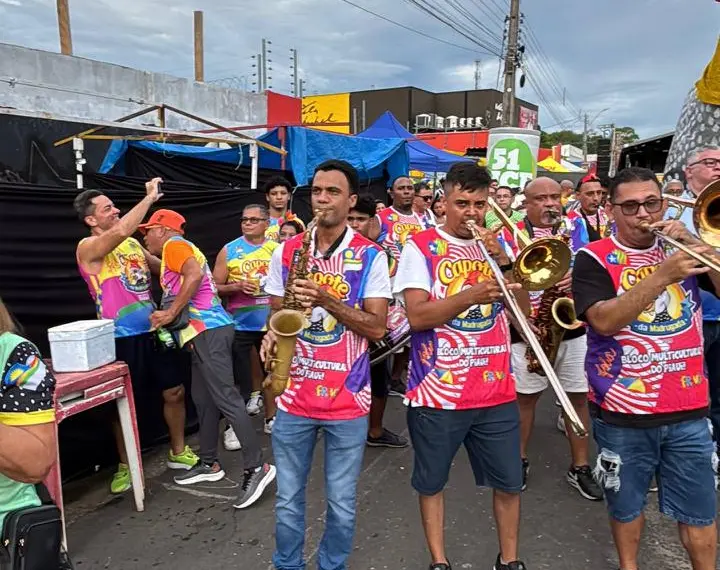 Bloco Capoeira da Madrugada abre Carnaval de Teresina com tradição e alegria