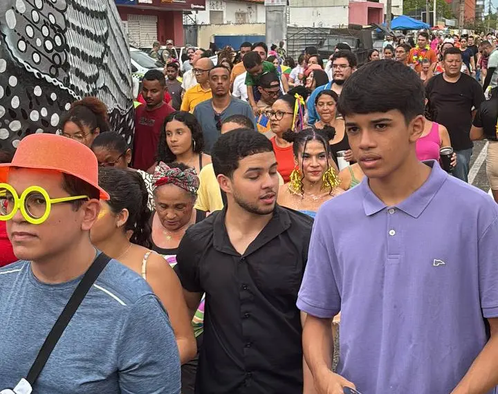 Bloco Capoeira da Madrugada abre Carnaval de Teresina com tradição e alegria