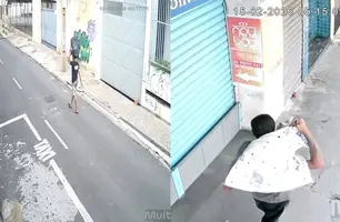 'Bloco dos Arrombadores' age à luz do dia no Centro de Teresina (Foto: Reprodução)