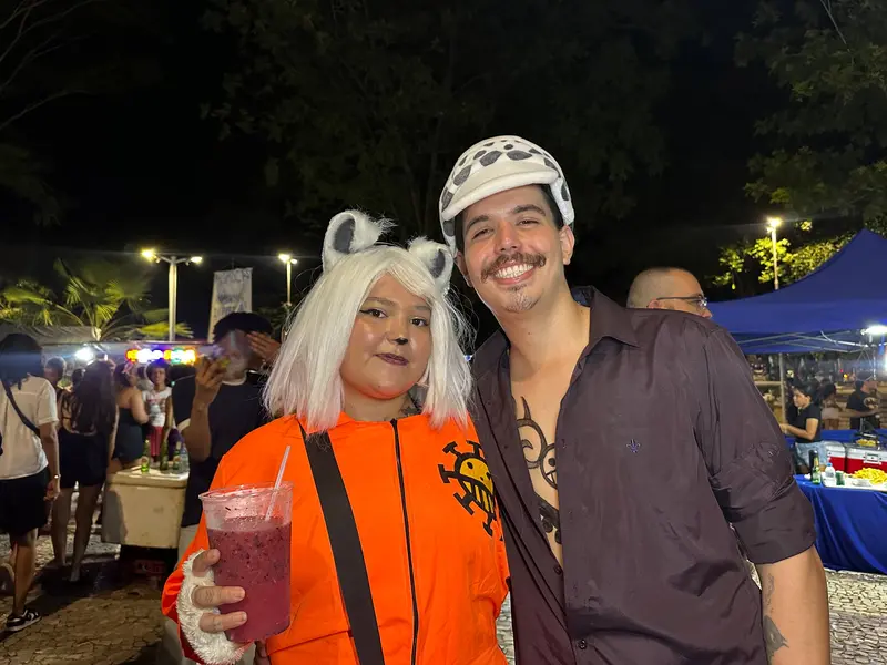 Bloco Stouradas anima a Praça Pedro II no domingo de Carnaval em Teresina