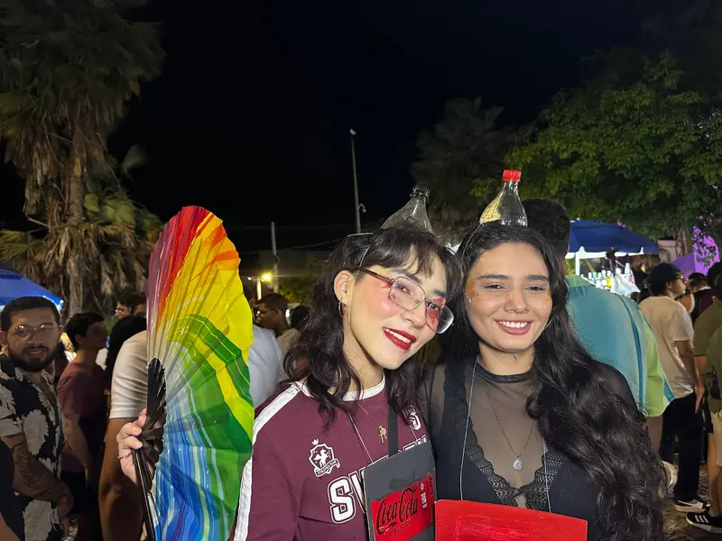 Bloco Stouradas anima a Praça Pedro II no domingo de Carnaval em Teresina