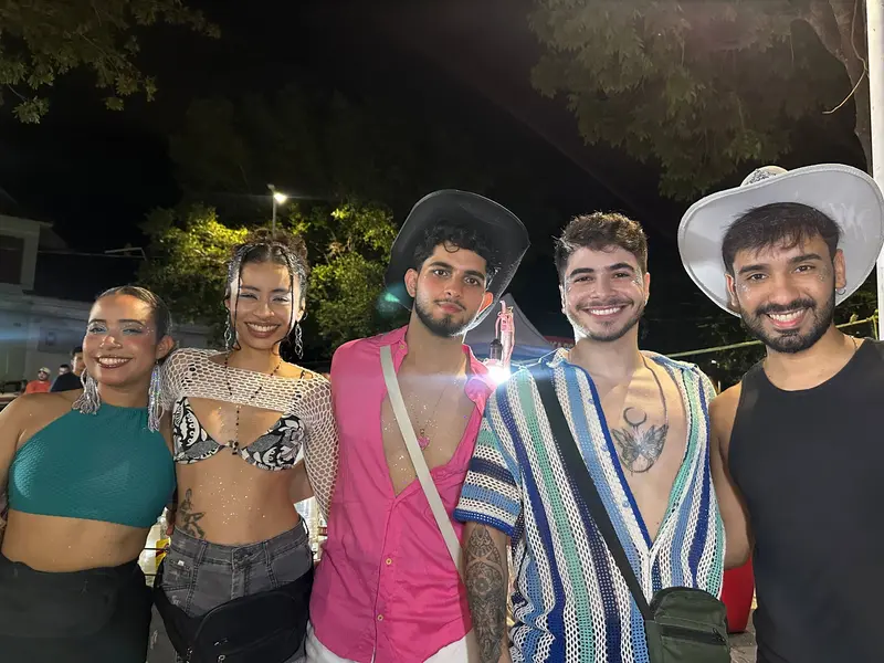 Bloco Stouradas anima a Praça Pedro II no domingo de Carnaval em Teresina