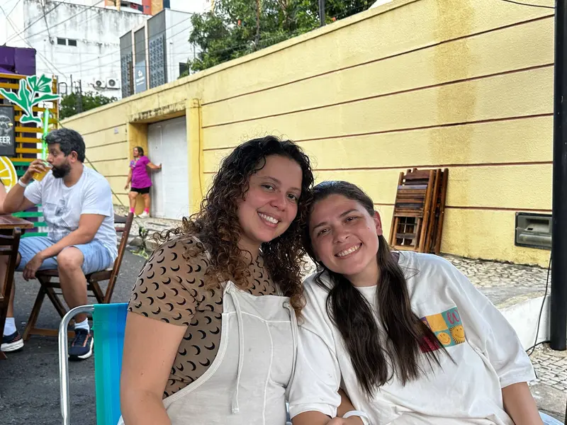 Bloco Stouradas anima a Praça Pedro II no domingo de Carnaval em Teresina