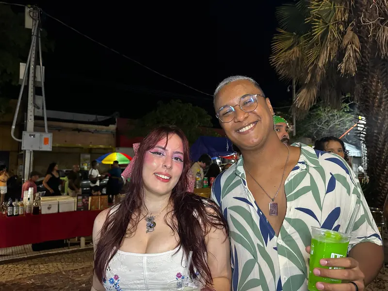 Bloco Stouradas anima a Praça Pedro II no domingo de Carnaval em Teresina