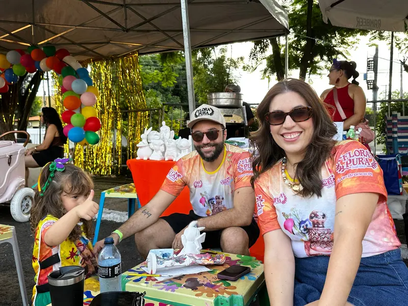 Bloco Stouradas anima a Praça Pedro II no domingo de Carnaval em Teresina