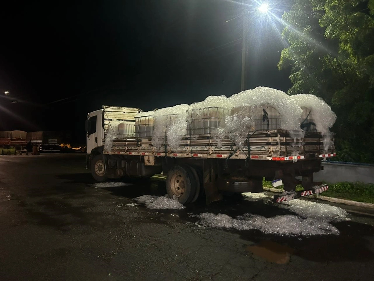 Carga de quase 1,5 toneladas de tilápia é apreendida pela PRF em Piripiri