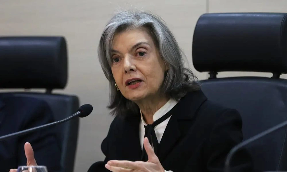 Cármen Lúcia será relatora de Código de Ética do STF, anuncia Fachin