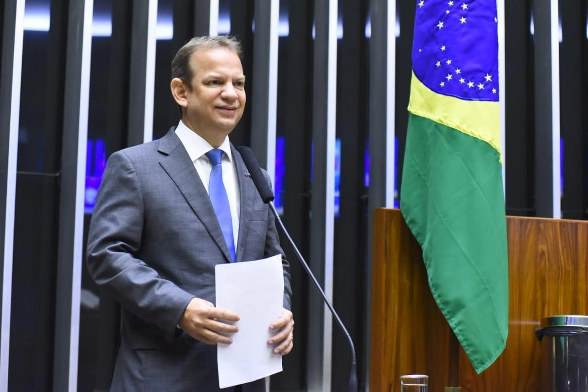 Castro Neto aposta na aprovação do crime de gerontocídio em 2026