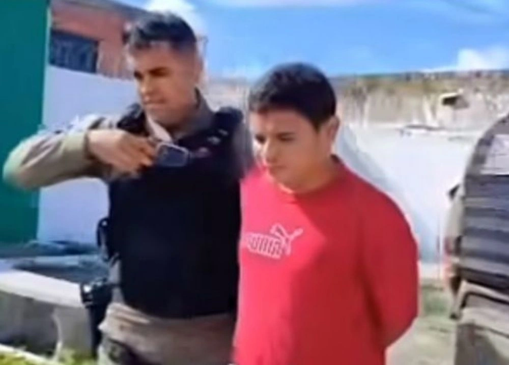 Com medo de ser morto, jovem se entrega à polícia com drogas em Cocal dos Alves