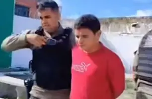 Com medo de ser morto, jovem se entrega à polícia com drogas em Cocal dos Alves (Foto: Reprodução)