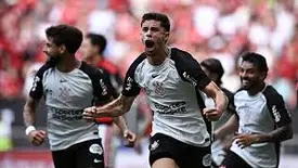 Corinthians vence Flamengo e é bicampeão da Supercopa Rei (Foto: Reprodução)