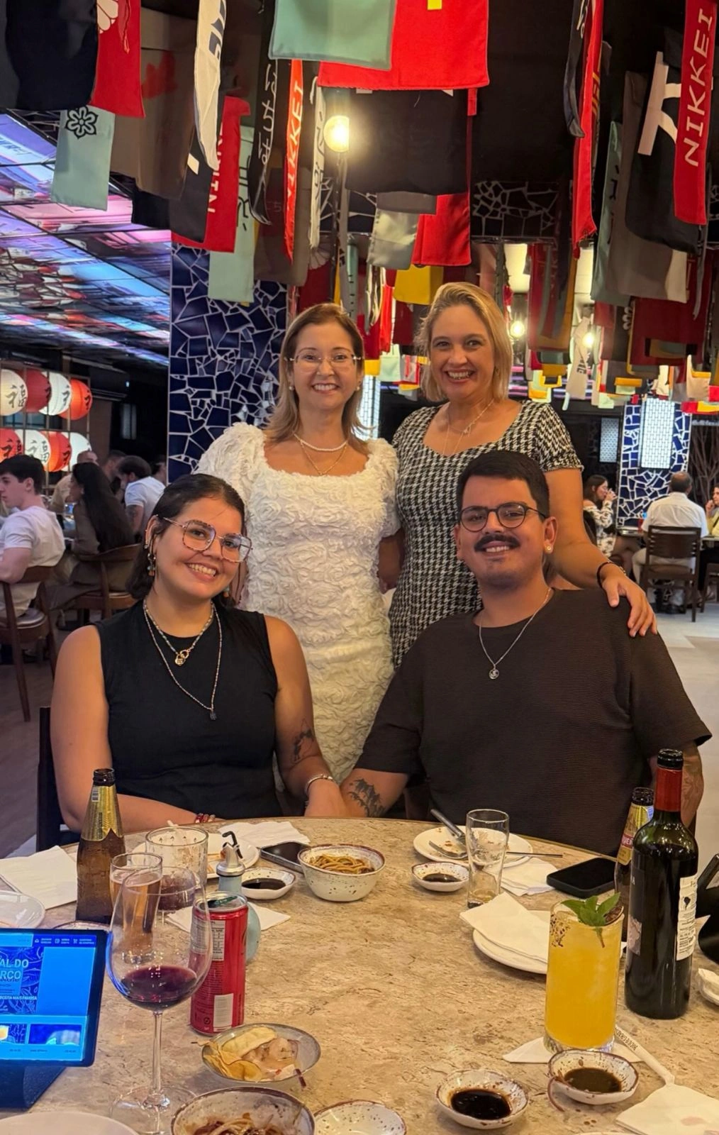 Dia de festa e parabéns para a maravilhosa aniversariante Karine Nunes Marques