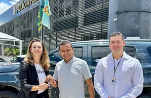 Dr. Francisco entrega nova viatura à Polícia Federal viabilizada por emenda (Foto: Reprodução)