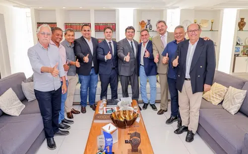 Em reunião no Karnak, ex-prefeito Zé Raimundo passa a integrar base do Governo