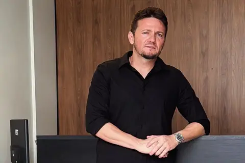 Empresário e advogado Anderson Lopes, em clique especial para a nossa coluna