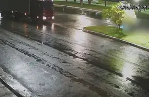 Entregador de delivery fica ferido em colisão entre moto e caminhão em Campo Maior (Foto: Reprodução)