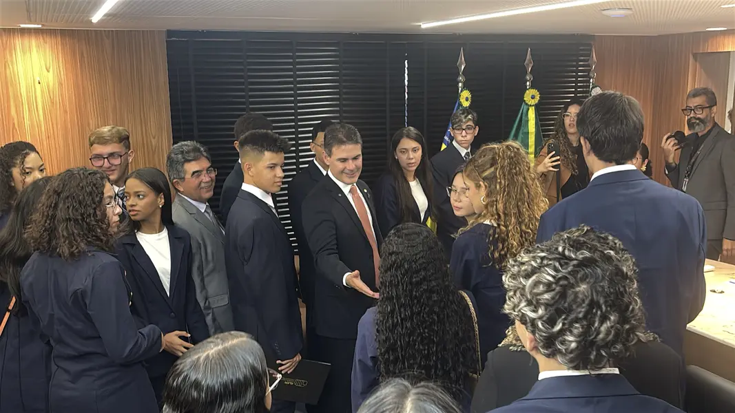 Estudantes vivenciam rotina parlamentar na Alepi pelo projeto Parlamento do Futuro