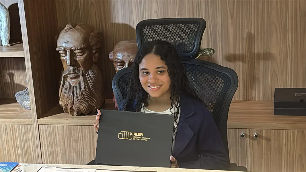 Estudantes vivenciam rotina parlamentar na Alepi pelo projeto Parlamento do Futuro