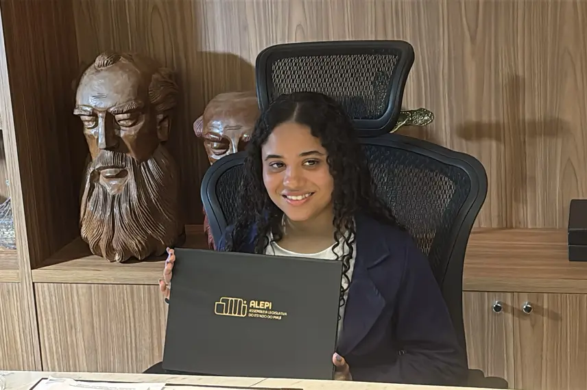 Estudantes vivenciam rotina parlamentar na Alepi pelo projeto Parlamento do Futuro