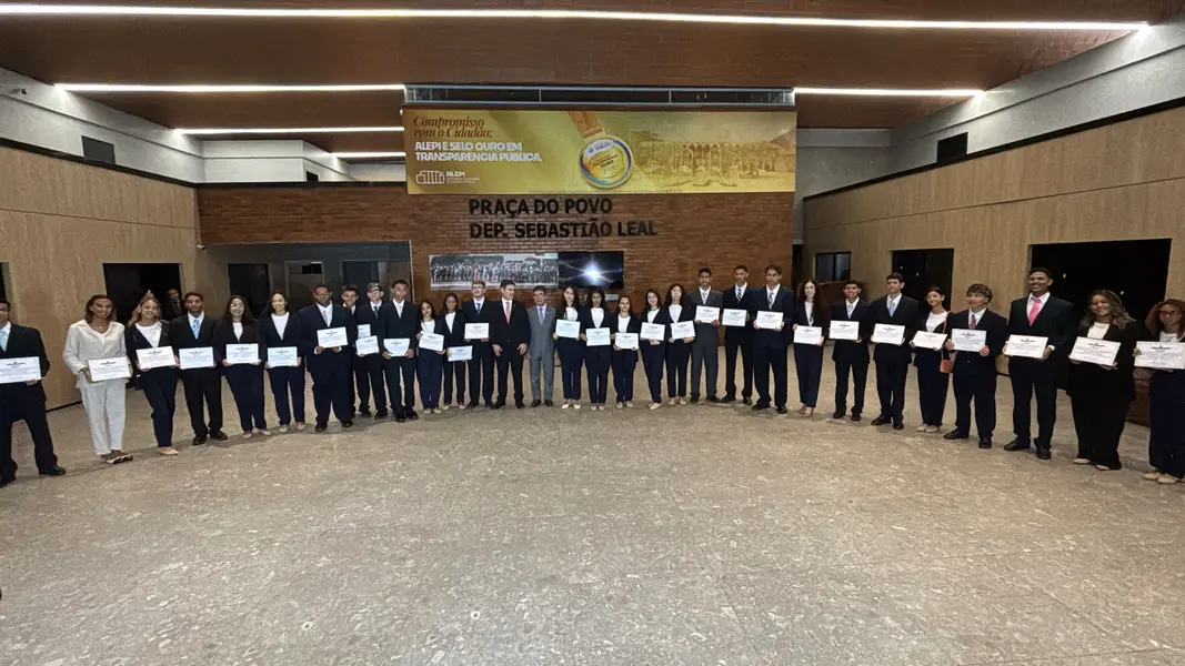 Estudantes vivenciam rotina parlamentar na Alepi pelo projeto Parlamento do Futuro