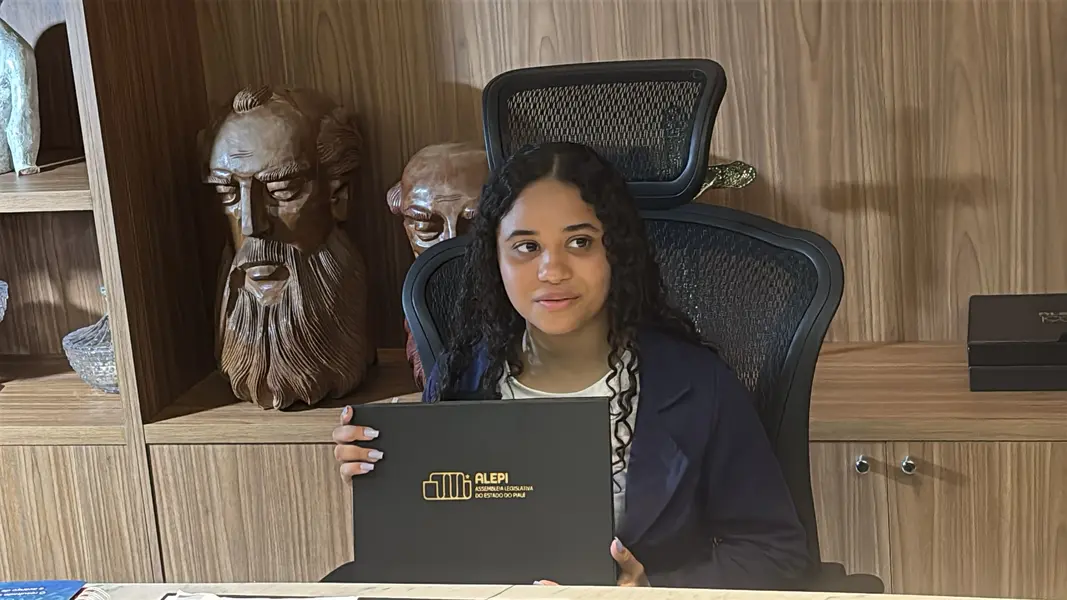 Estudantes vivenciam rotina parlamentar na Alepi pelo projeto Parlamento do Futuro