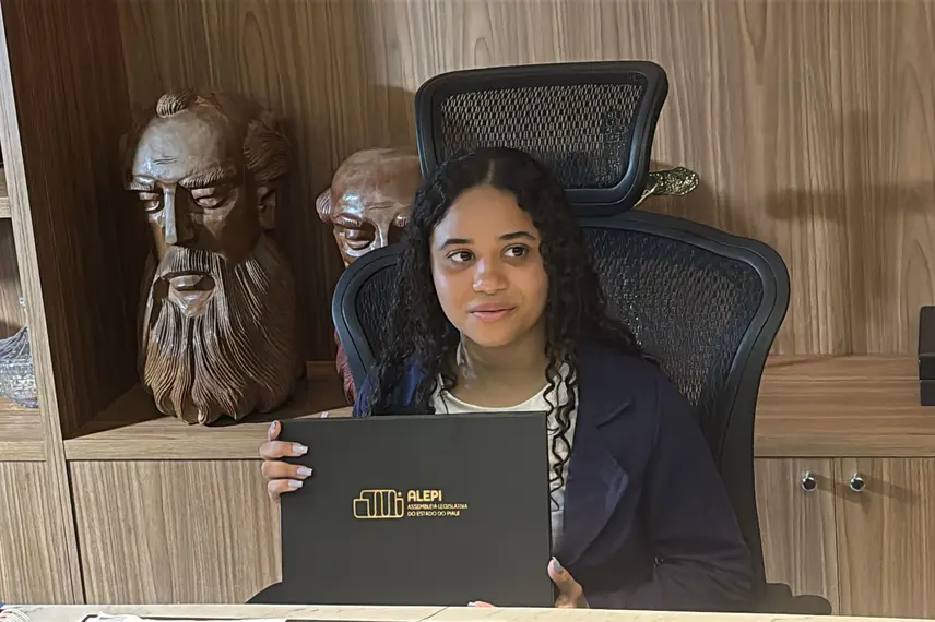 Estudantes vivenciam rotina parlamentar na Alepi pelo projeto Parlamento do Futuro