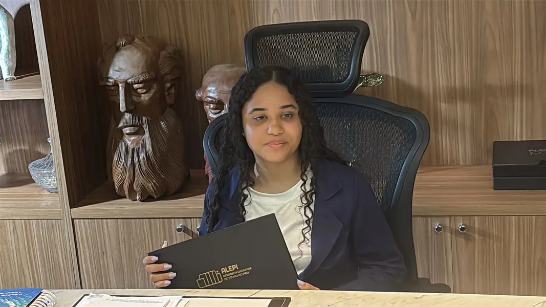 Estudantes vivenciam rotina parlamentar na Alepi pelo projeto Parlamento do Futuro