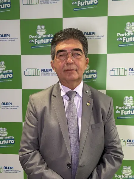 Estudantes vivenciam rotina parlamentar na Alepi pelo projeto Parlamento do Futuro