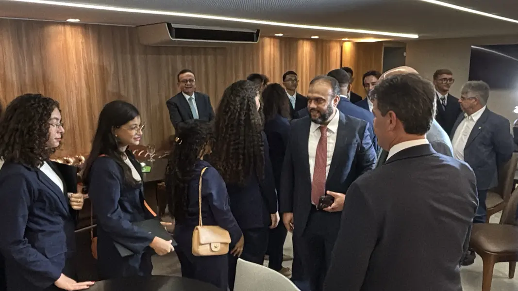 Estudantes vivenciam rotina parlamentar na Alepi pelo projeto Parlamento do Futuro