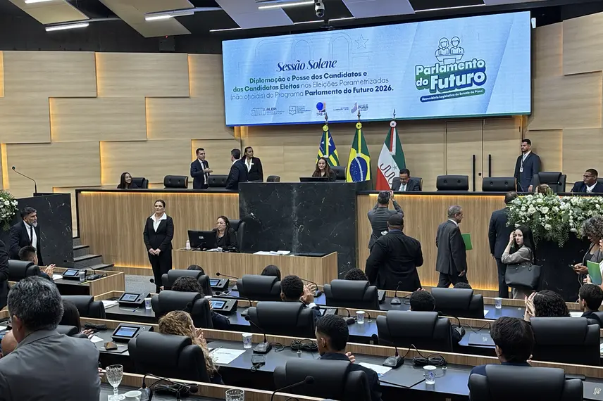 Estudantes vivenciam rotina parlamentar na Alepi pelo projeto Parlamento do Futuro
