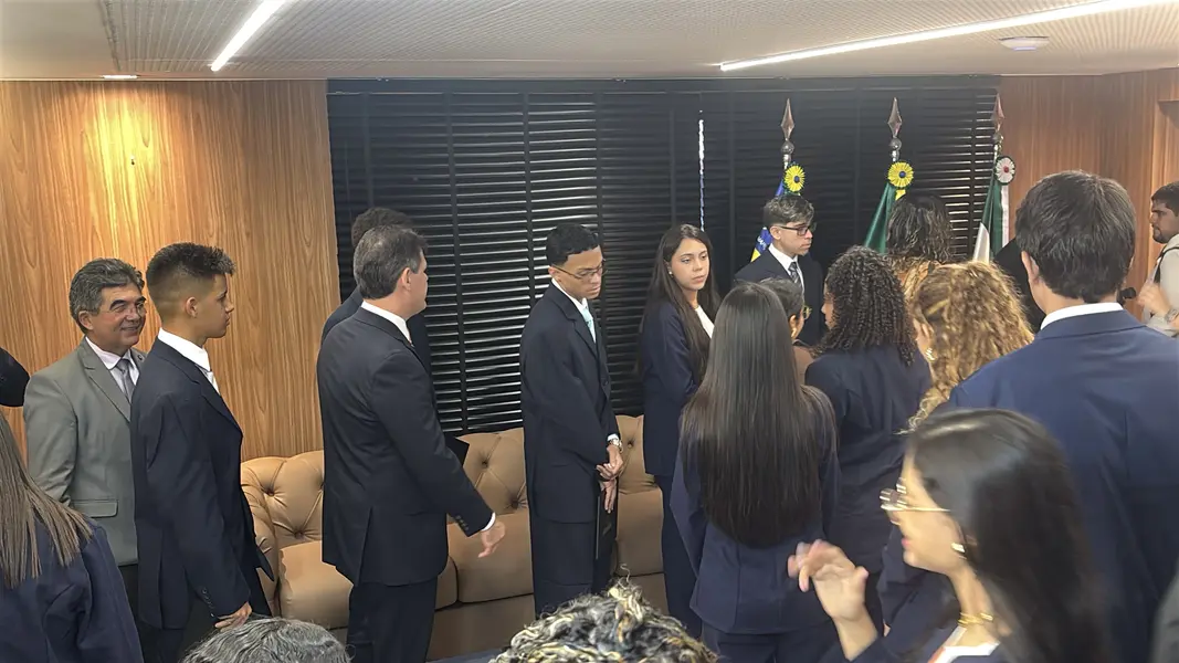 Estudantes vivenciam rotina parlamentar na Alepi pelo projeto Parlamento do Futuro