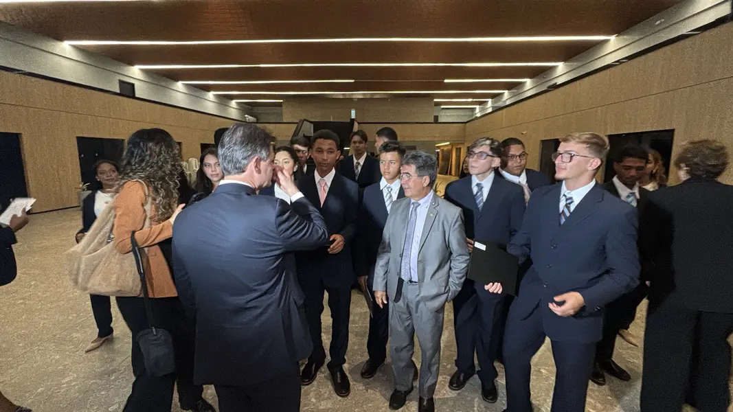 Estudantes vivenciam rotina parlamentar na Alepi pelo projeto Parlamento do Futuro