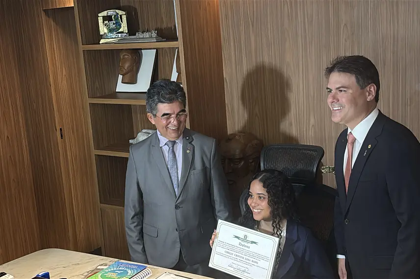 Estudantes vivenciam rotina parlamentar na Alepi pelo projeto Parlamento do Futuro