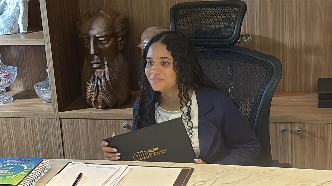 Estudantes vivenciam rotina parlamentar na Alepi pelo projeto Parlamento do Futuro