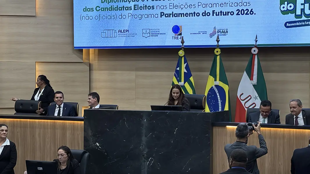 Estudantes vivenciam rotina parlamentar na Alepi pelo projeto Parlamento do Futuro