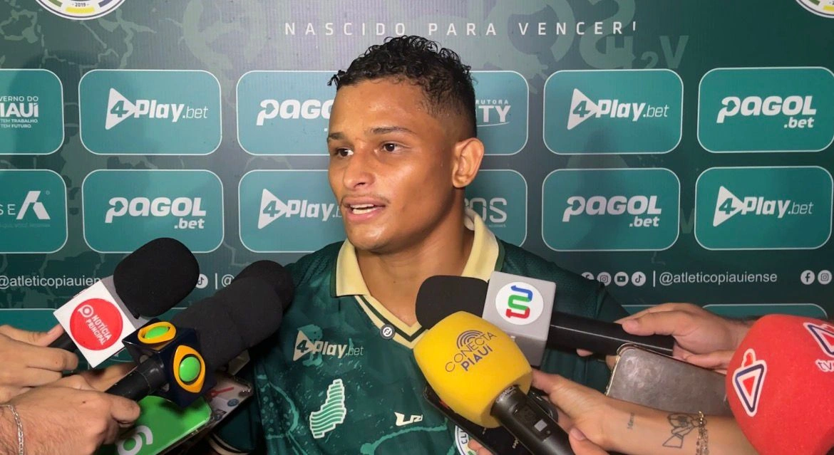 Felipinho dedicou o gol da vitória ao pai