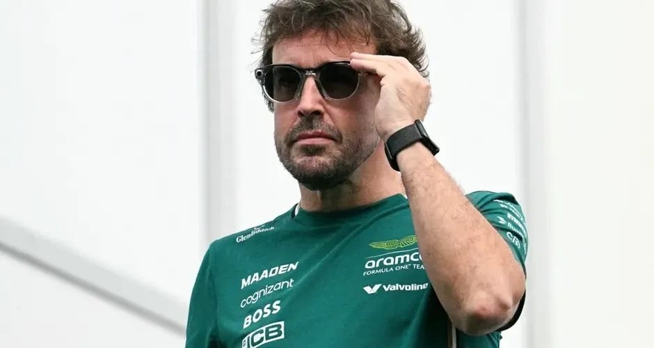 Fernando Alonso, da Aston Martin, chega ao Texas para o GP dos Estados Unidos de F1