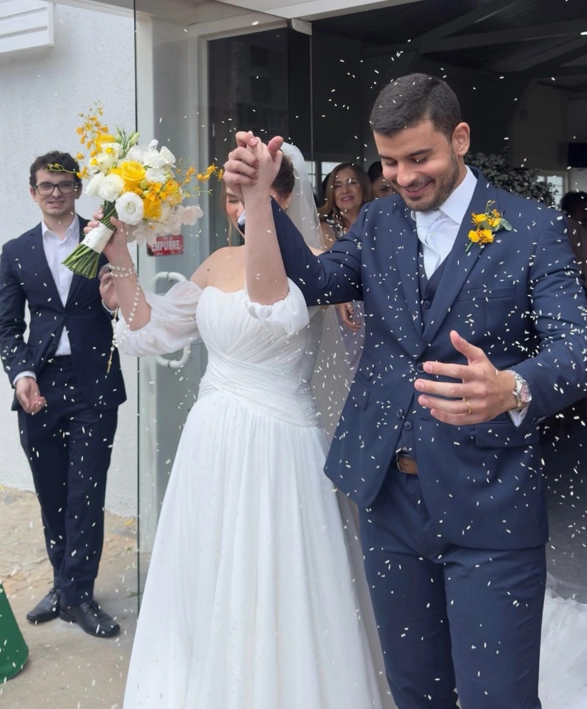 Foi lindo a cerimônia de casamento dos apaixonados Filipe Luiz e Malu Mapurunga