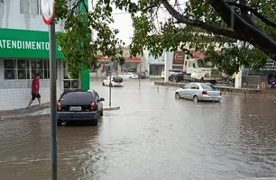 Forte chuva alaga ruas e causa transtornos em São Raimundo Nonato (Foto: Reprodução)