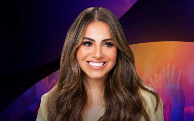 Gabriela Rocha, um dos maiores nomes da música gospel brasileira, subirá ao palco para conduzir o show principal da noite.