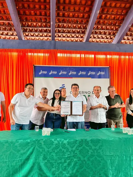 Governador inaugura PI-360 e anuncia mais de R$ 4,3 mi para São Gonçalo do Piauí