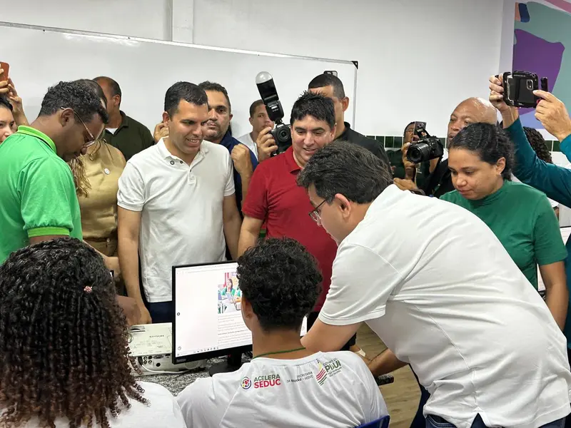 Governo do Piauí inaugura escola reformada e ampliada em Amarante