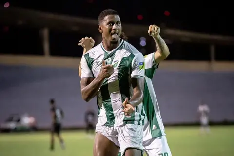 Guilherme Pires marcou dois gols na vitória do Altos