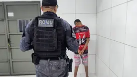 Homem é flagrado com celular roubado durante patrulhamento na cidade de Timon (Foto: Reprodução)