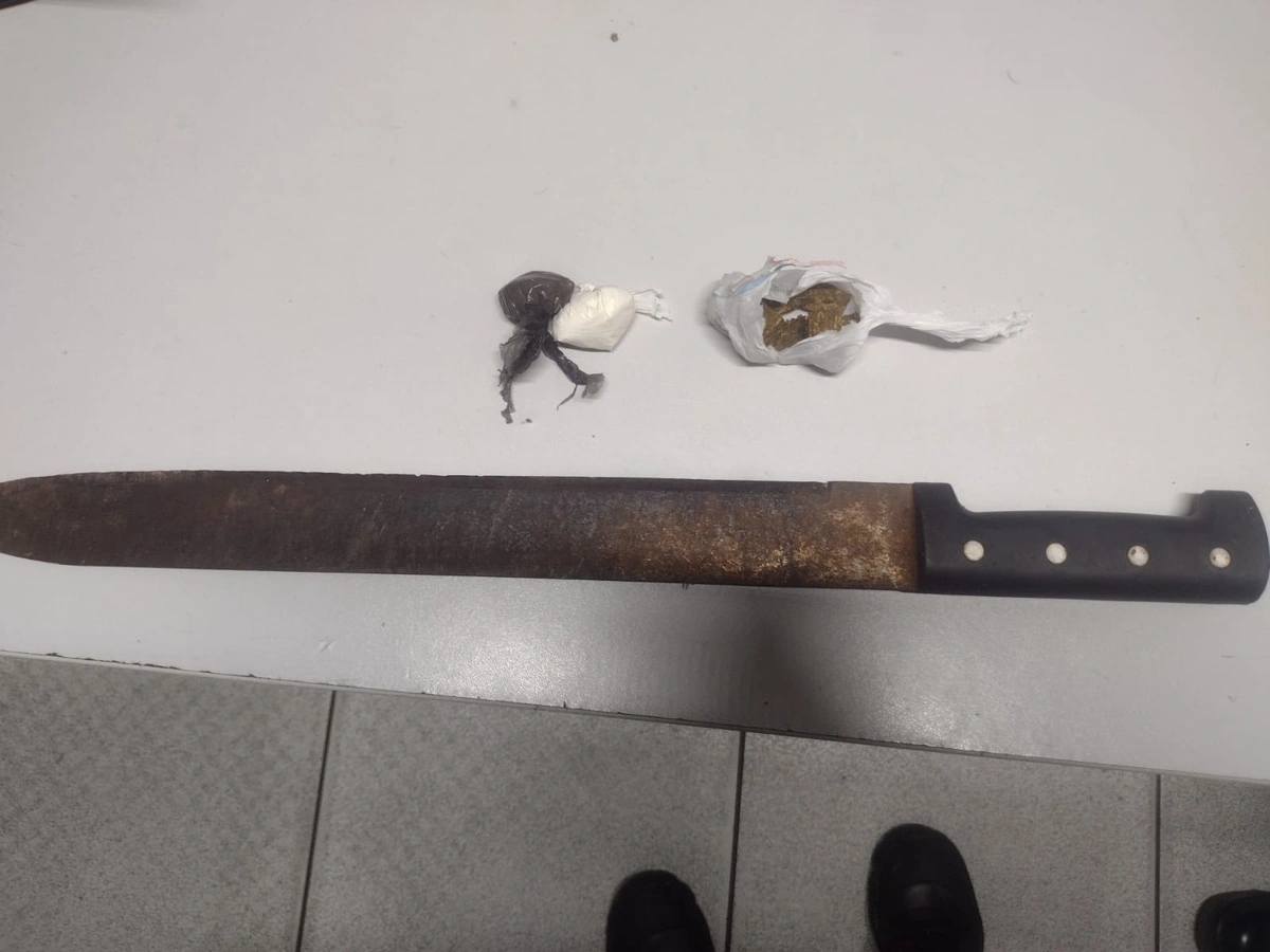 Homem é preso após agredir vítima com facão em Nazária