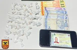 Homem é preso com papelotes de crack e maconha após perseguição policial em Picos (Foto: Divulgação/BEPI)